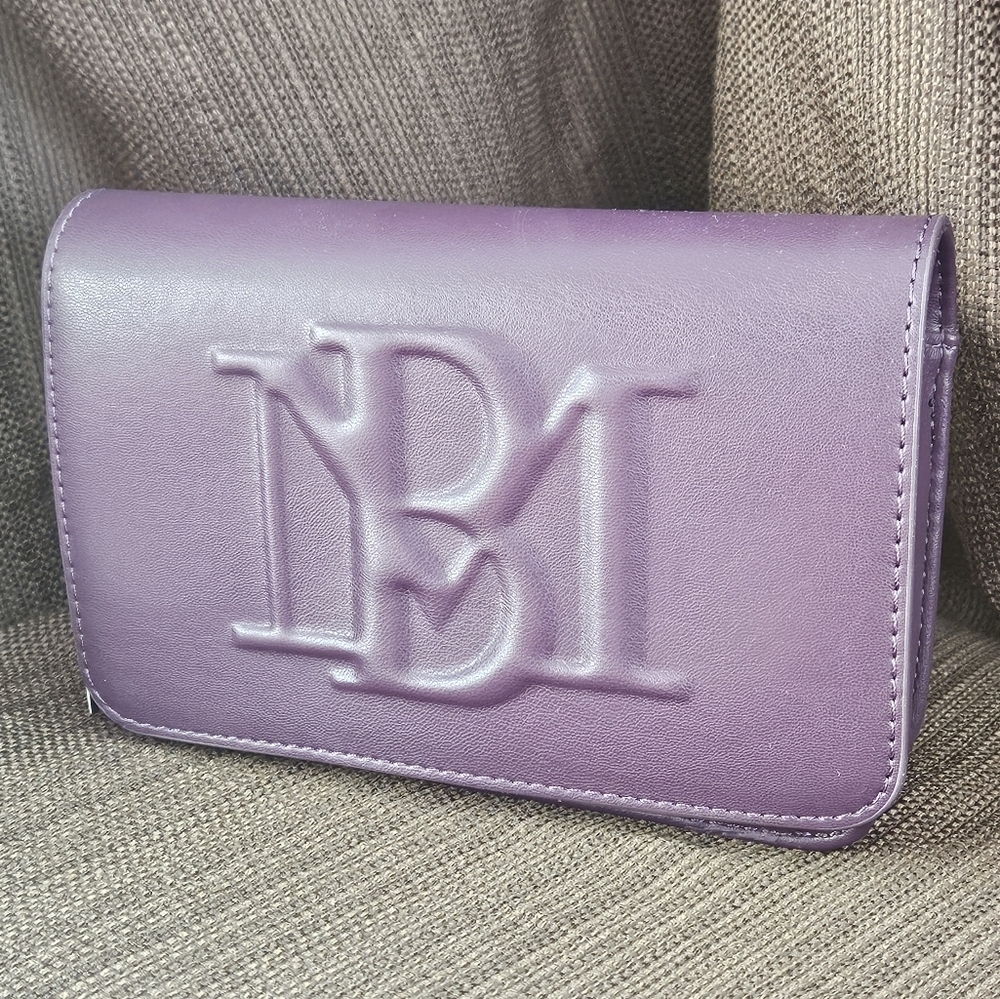 NWT Badgley Mischka Debossed Logo Crossbody No. BM4157